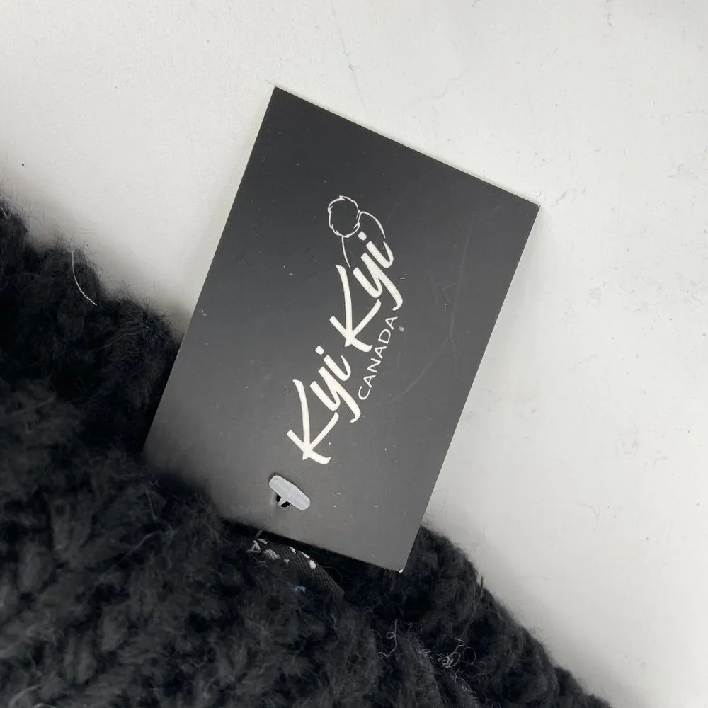 KYI KYI Handmade Black White Knit Pom Beanie - Picture 2 of 4